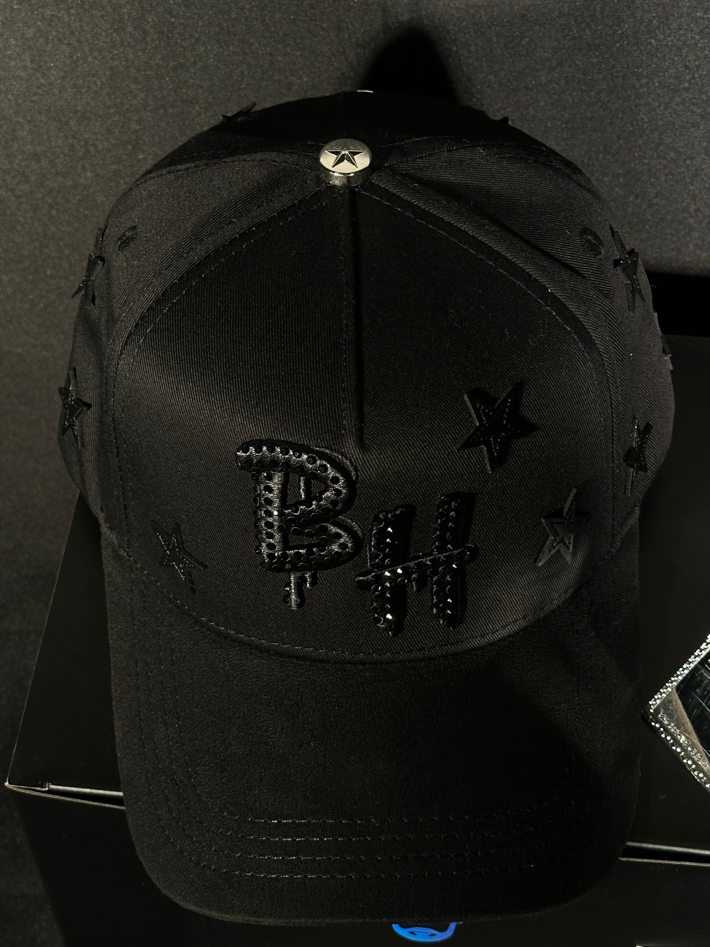 BARBAS HATS END OF THE WORLD - BLACKOUT STARS